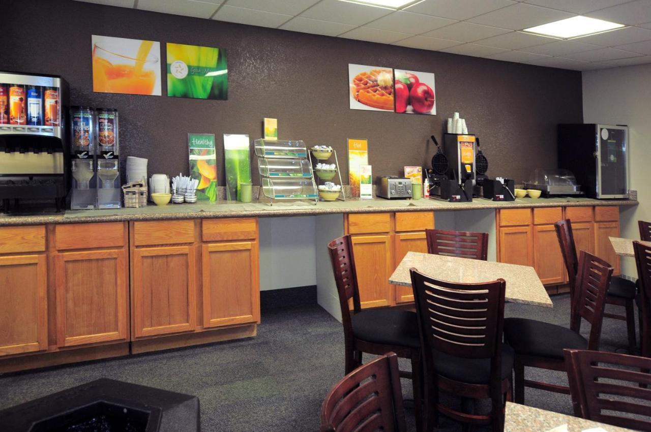 Quality Inn Stadium Area Green Bay Dış mekan fotoğraf