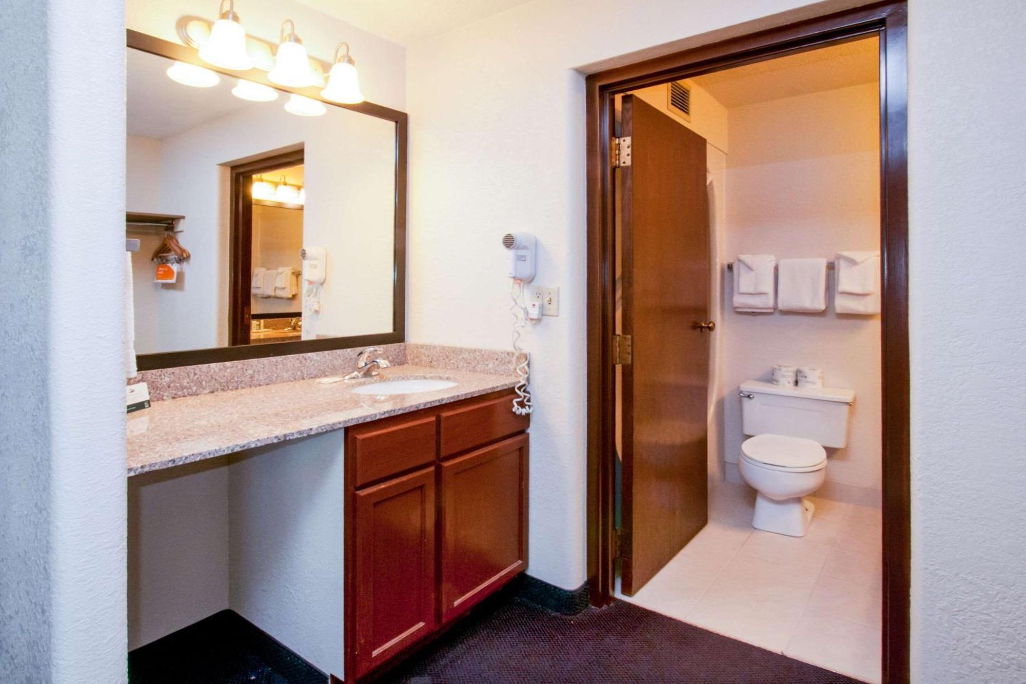 Quality Inn Stadium Area Green Bay Dış mekan fotoğraf